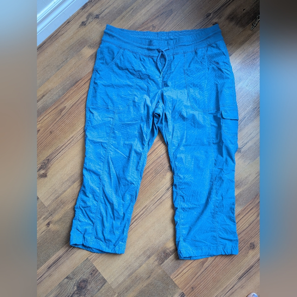 The North Face Women's Blue Capri Pants
